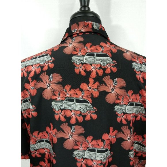 Pineapple Connection Medium Mens Short Sleeve Hawaiian Hibiscus Wood Panel Wagon - Picture 8 of 11